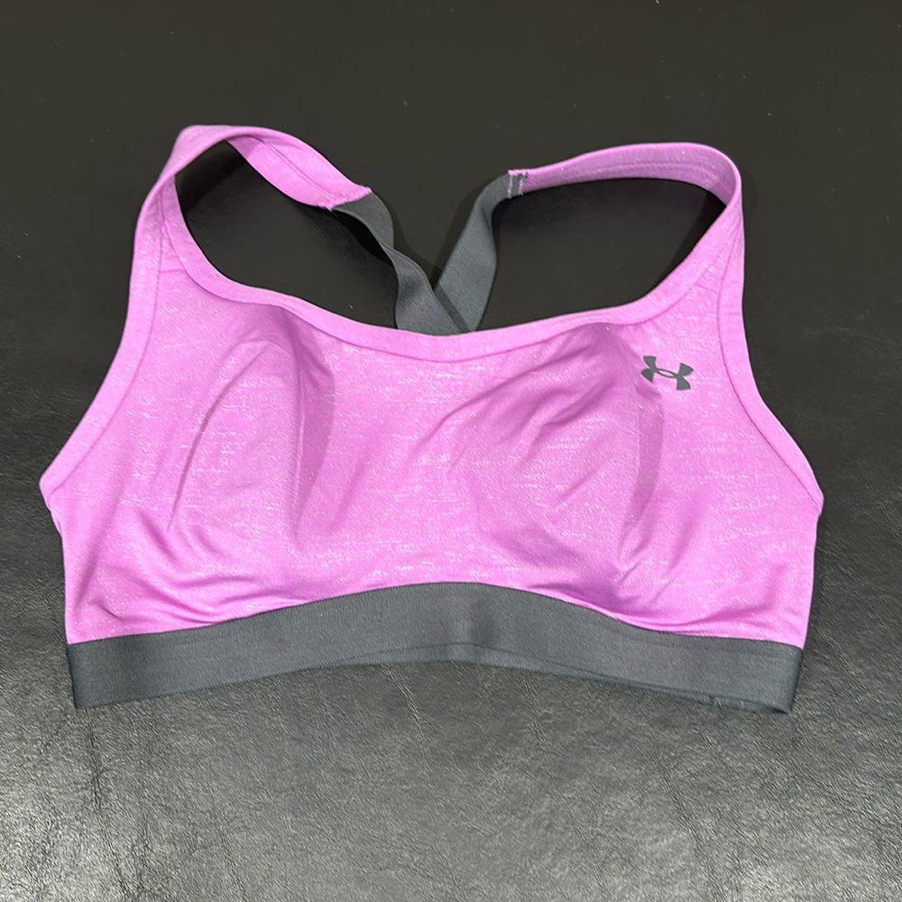 🛍️BOGO🛍️ Heat Gear sports bra. Padded. Med support. Good condition. Size 34D